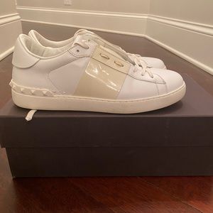 All white Valentino sneakers bought at the start of 2021 for (690$)Twosmallscuff